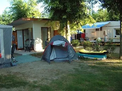 Tahiti Camping And Thermae Bungalow Park 3*